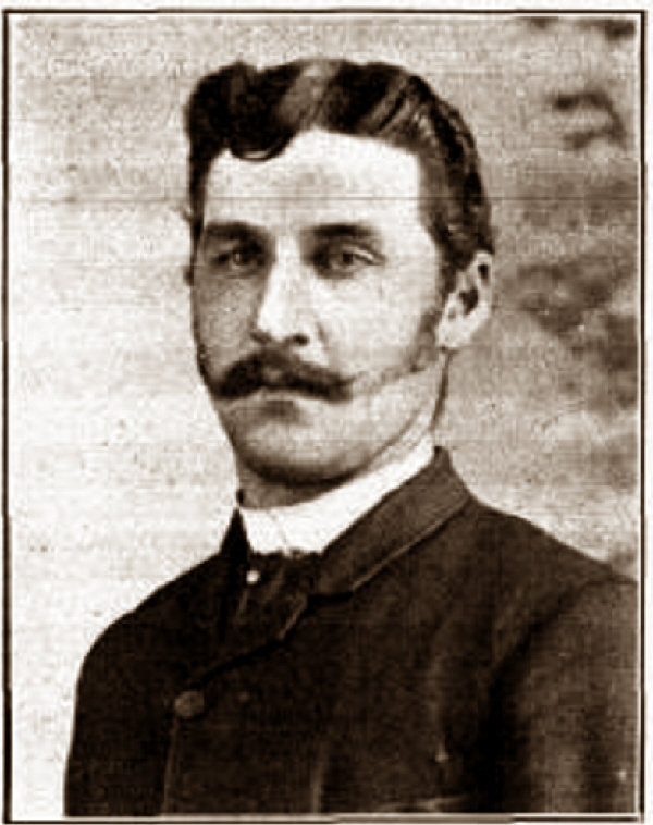 Esdras Gagné, chef de gare du village en 1910. Photo: L.A.F. Crépeau, Mascouche en 1910